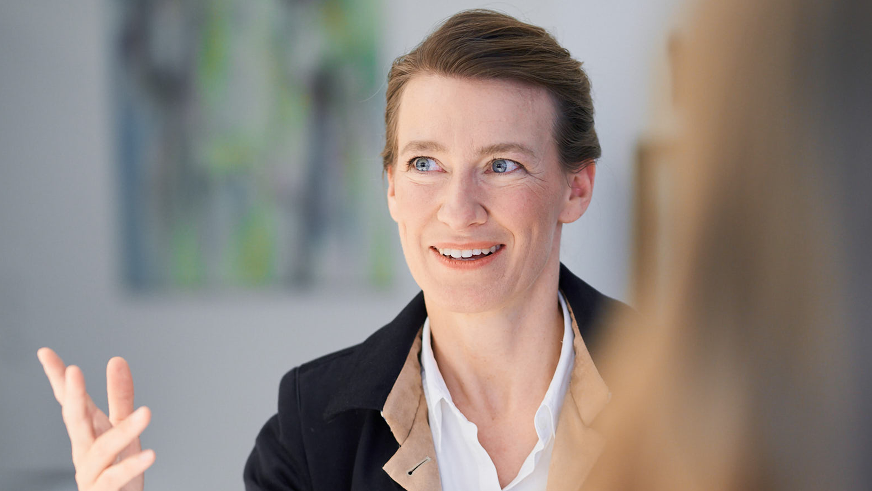 Dr. Verena Brandt 4/5